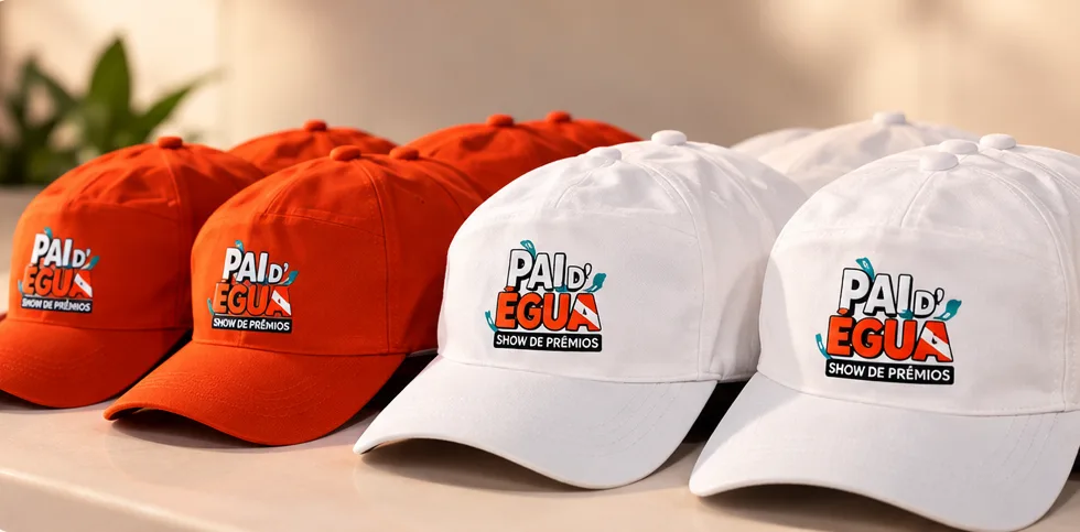 Bonés personalizados em diferentes cores produzidos pela Perfect Silk
